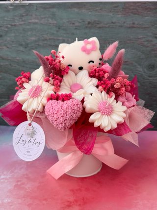 Ramo Flores Cera Soja Hello Kitty Corazón