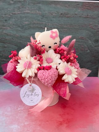 Ramo Flores Cera Soja Hello Kitty Corazón