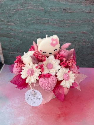 Ramo Flores Cera Soja Hello Kitty Corazón