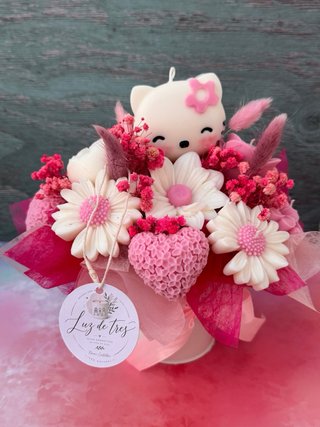 Ramo Flores Cera Soja Hello Kitty Corazón