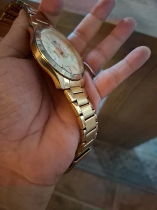 Reloj Lotus Dorado