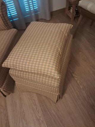 Sillón orejero con puf a juego IMPECABLE!