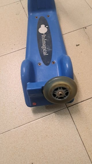Patinete infantil azul