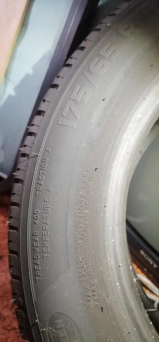Pneu Michelin 175/65 R14