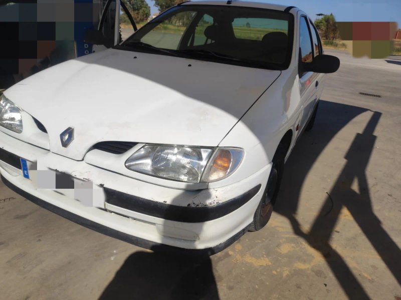 Renault Megane 1998 - foto 1