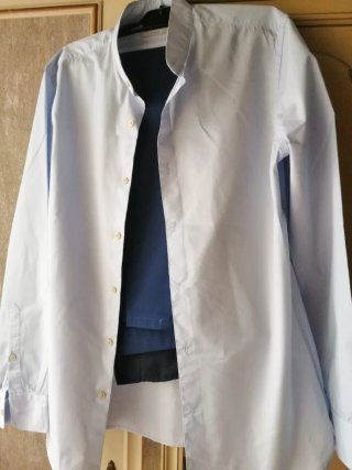 Camisa azul claro cuello mao