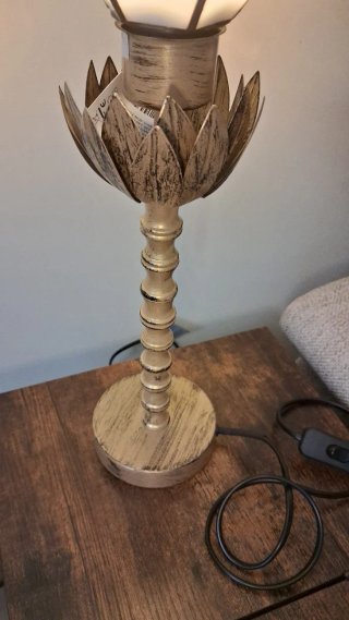 Lámpara de mesa metal con tulipa   estilo Tiffany!