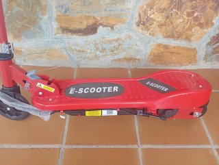 Patinete Eléctrico HOMCOM Rojo. Niños Sin estrenar