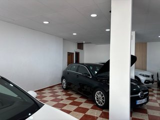 Se alquila Local en Armilla