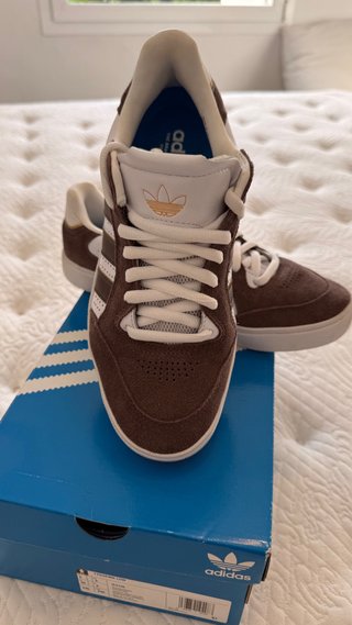 Adidas Tyshawn Low Marrones/Doradas Nuevas