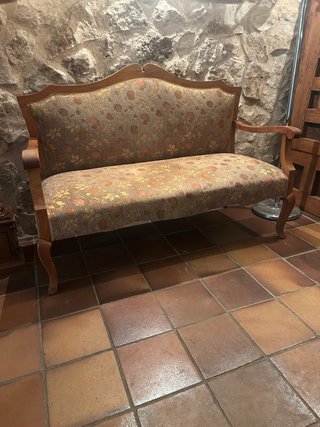 Banco/sillón de madera maciza con tapicería floral