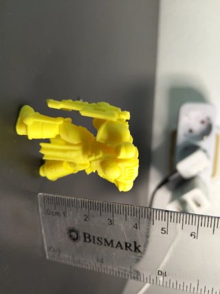 Figura Marine Espacial Amarilla