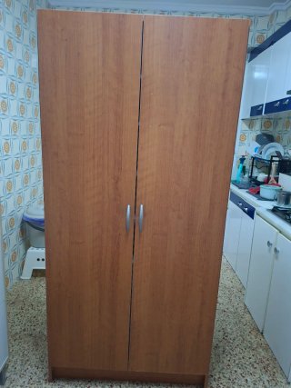 Mueble zapatero de madera color beige/marrón
