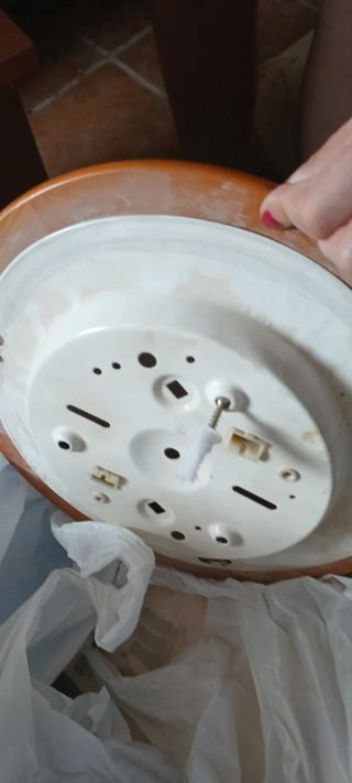 Lámpara de techo madera y tulipa blanca