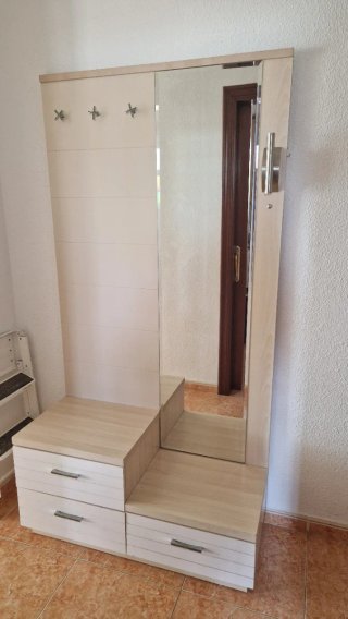 Mueble de entrada con espejo y cajones