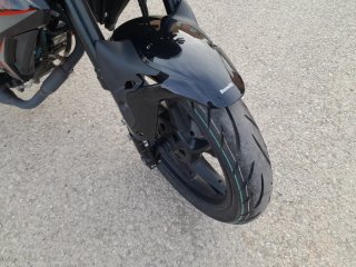 Benelli BN 125 Negra y Roja