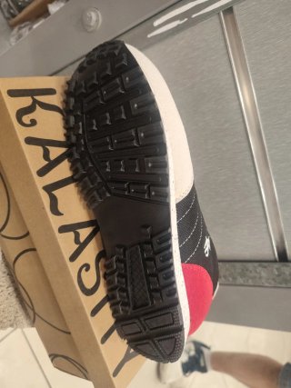 Zapatillas Kalasity Negras y Rojas
