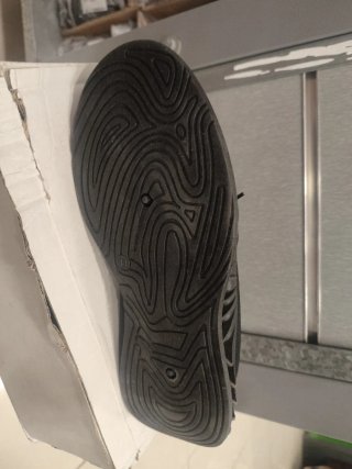 Zapatillas Kalasity Negras y Rojas