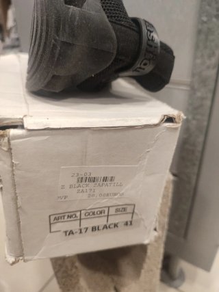 Zapatillas Kalasity Negras y Rojas