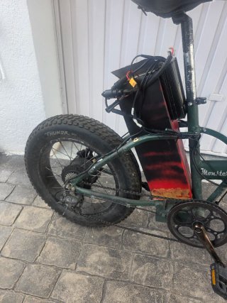 Bicicleta eléctrica Tucano Monster a reparar