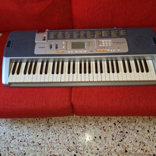 Teclado Casio LK-110 con Sistema Key Lighting