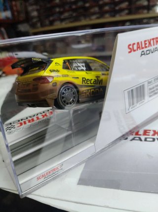 Scalextric Advance Skoda Fabia WRC 2 COHETE SUÁREZ