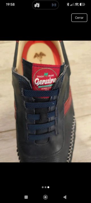 Zapatos casuales negros y rojos