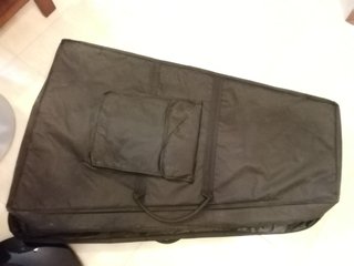 Xilófono de madera con patas y funda