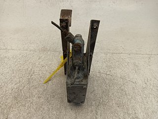 PEDAL EMBRAGUE LAND ROVER