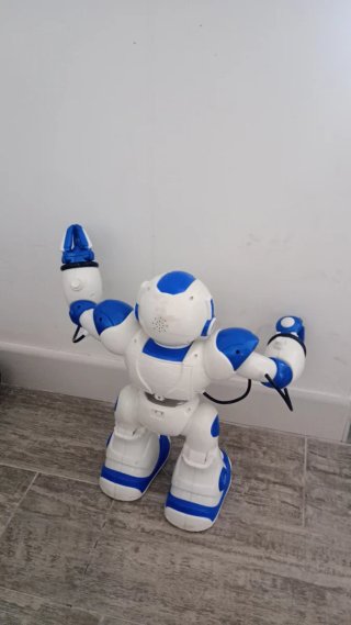 Robot Juguete Blanco y Azul