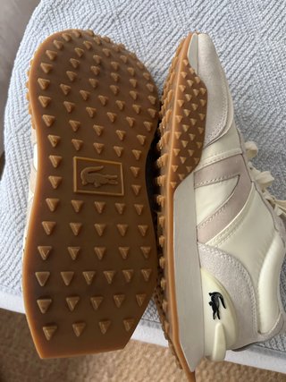 Zapatillas Lacoste Beige y Blancas