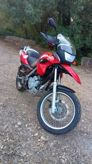 BMW F 650 GS Roja y Plata
