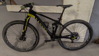 Canyon Lux CF Pro Race. Taglia M