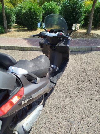 Piaggio X-Evo 125cc Maxi Scooter Gris