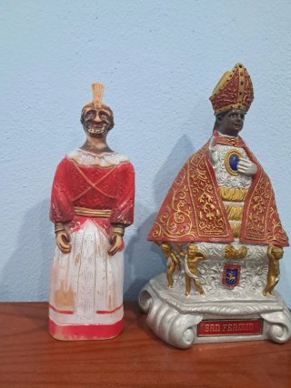 Figuras Gigantes de Pamplona uno 10 e dos 15