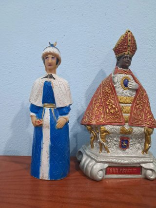 Figuras Gigantes de Pamplona uno 10 e dos 15