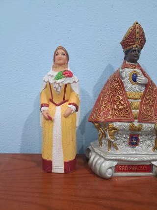 Figuras Gigantes de Pamplona uno 10 e dos 15