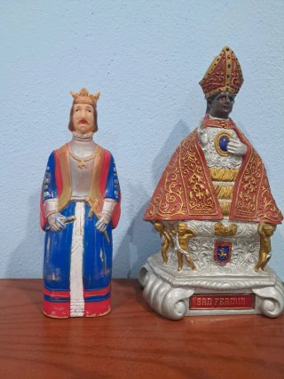 Figuras Gigantes de Pamplona uno 10 e dos 15