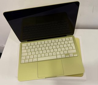 MacBook Neo 256gb Lima