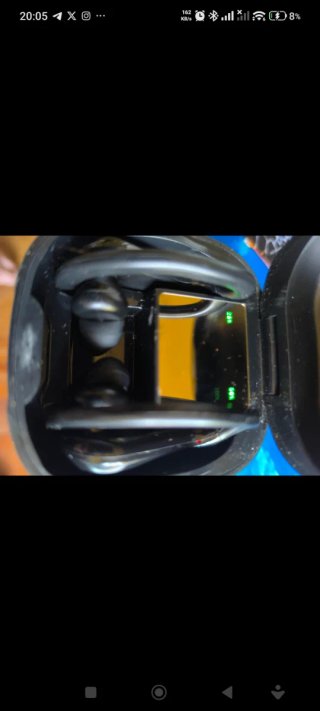 Auriculares Bluetooth Negros con pantalla LCD.