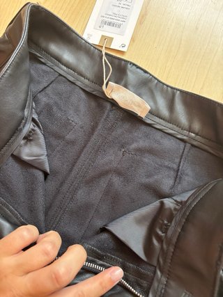 Pantalón efecto piel brownie