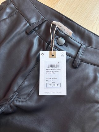 Pantalón efecto piel brownie