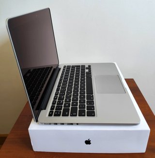 MacBook Pro 13" 2015 i5 8GB/256GB (batería nueva)
