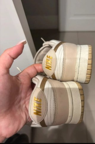 Nike Dunk Low ESS Phantom Metallic Gold t. 37.5