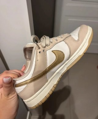 Nike Dunk Low ESS Phantom Metallic Gold t. 37.5