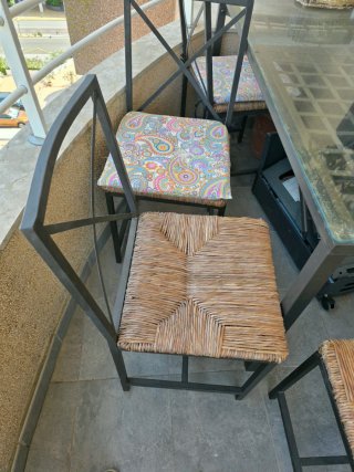 Mesa y sillas de terraza