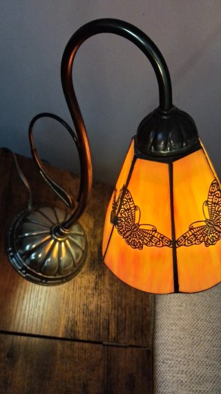 Lámpara mesa con tulipa estilo Tiffany!