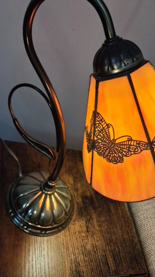 Lámpara mesa con tulipa estilo Tiffany!