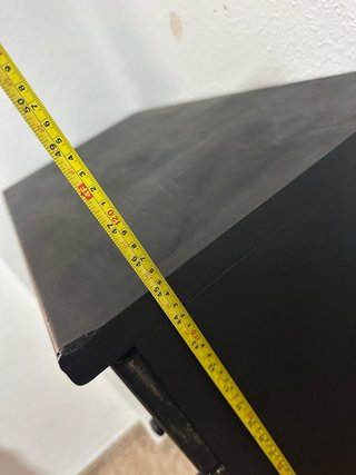 Cajonera de madera oscura