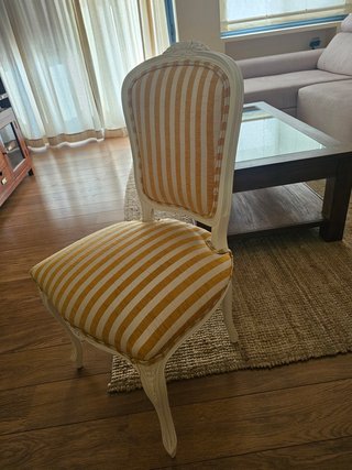 Conjunto mesa comedor y 4 sillas estilo clásico